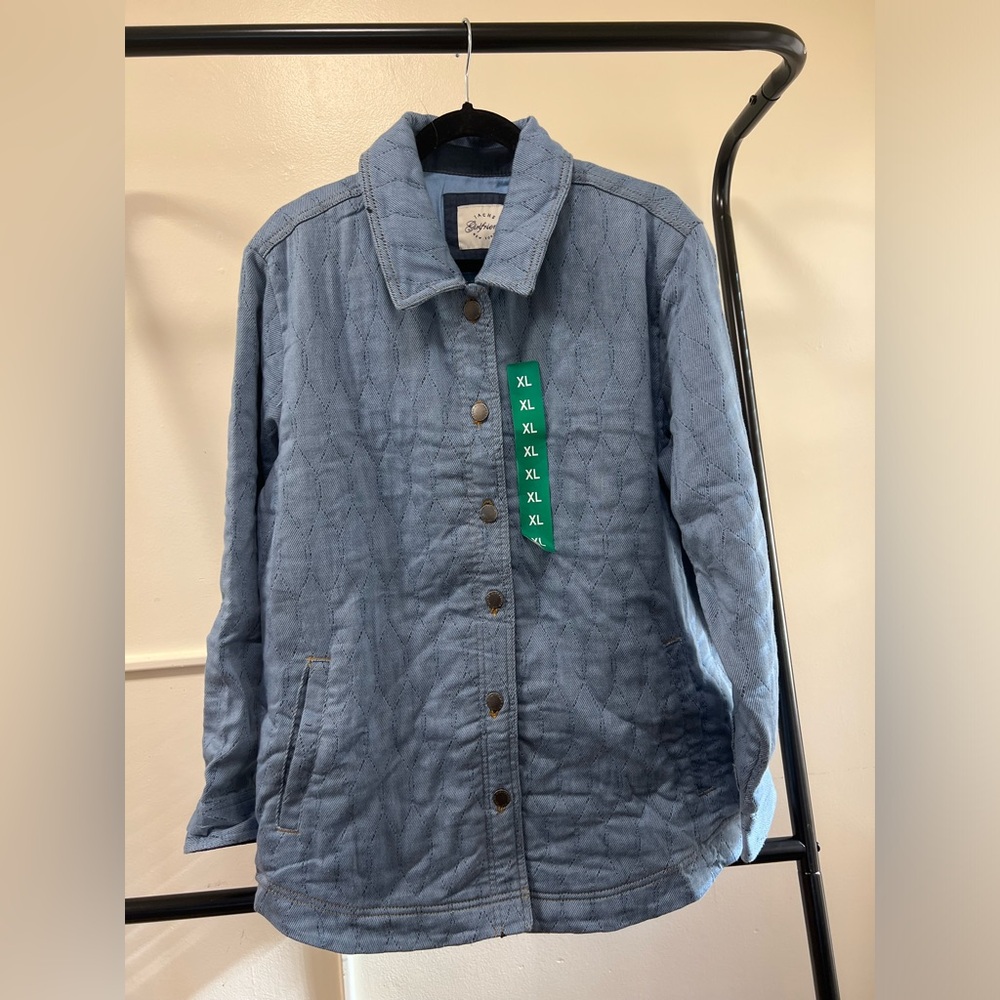 Jachs Girlfriend light quilted jacket in light blue. Size XL.